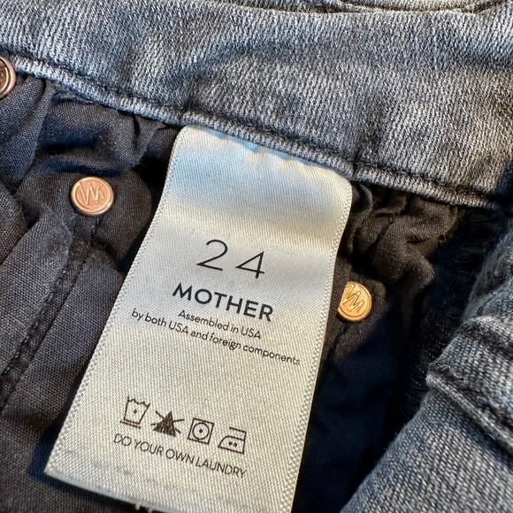 MOTHER Denim 'High Waisted Looker Ankle Fray Jeans' in "Lighting Up Lanterns" 24 - Picture 12 of 16